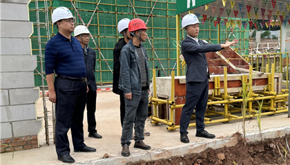 向誠(chéng)、石鎮(zhèn)槐暗訪工程項(xiàng)目建設(shè)和企業(yè)運(yùn)營(yíng)管理工作
