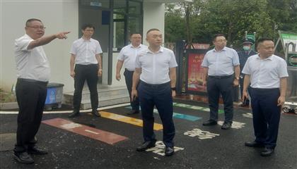 遂寧興業(yè)集團(tuán)召開“問題大排查、作風(fēng)大整治、工作大提升”專項(xiàng)行動(dòng)現(xiàn)場推進(jìn)會(huì)